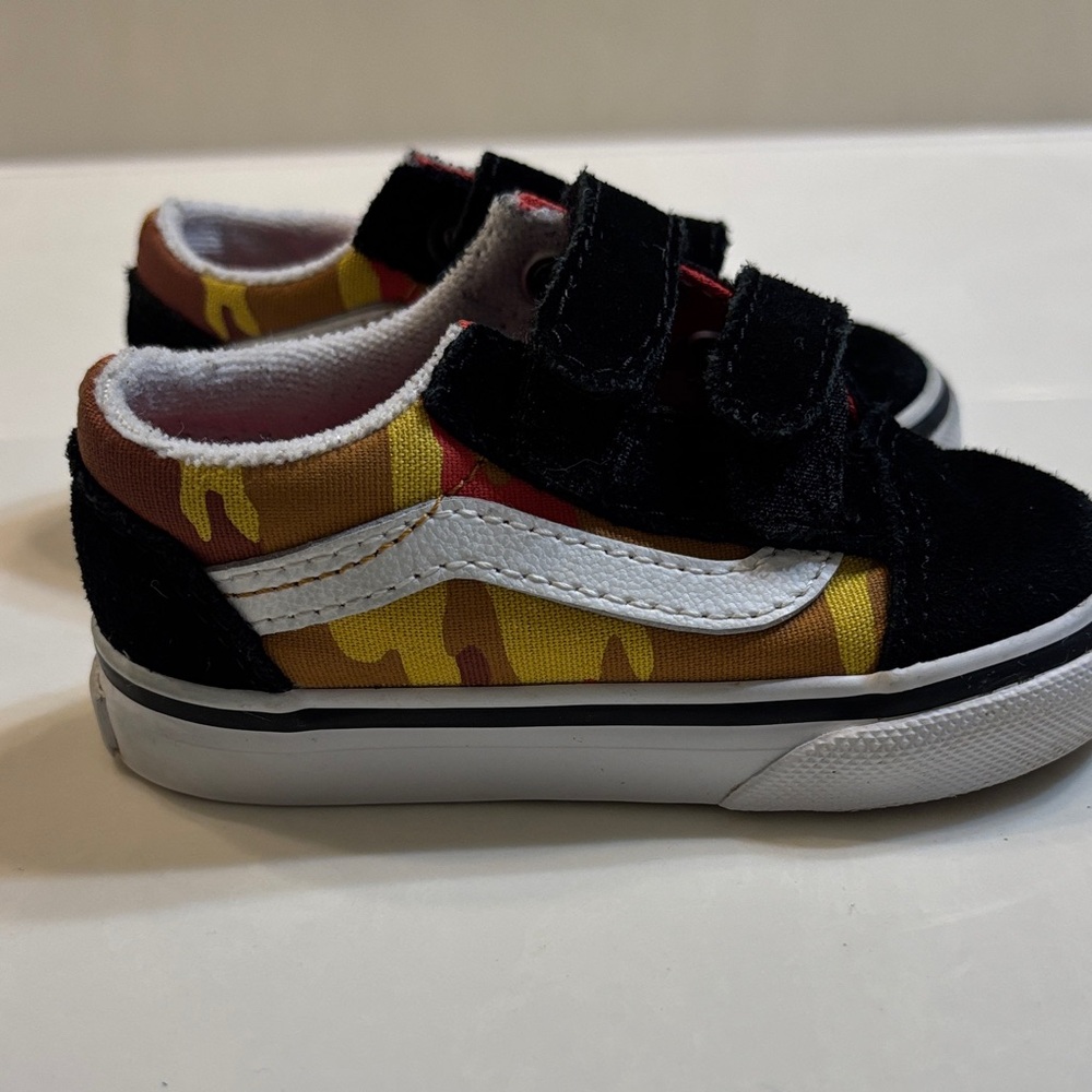 Vans Old Skool V Hook and loop toddler tennis shoe